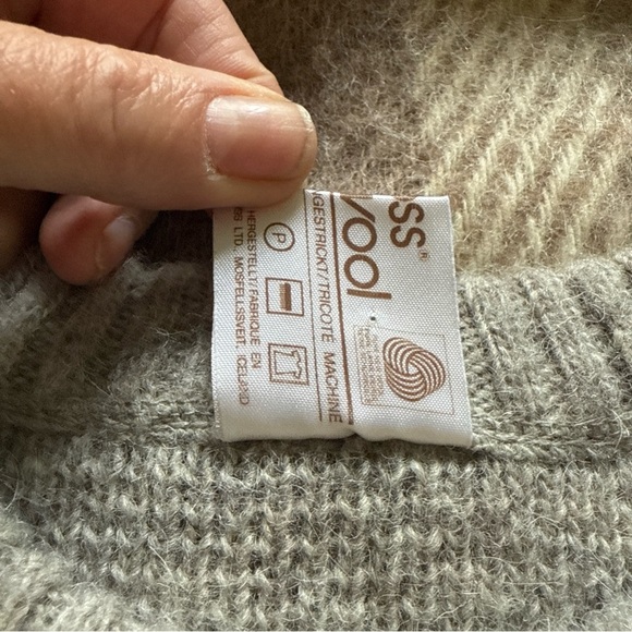 Vintage Alafoss Icewool Crewneck Sweater Pure New Wool Size Small Iceland - Picture 5 of 6